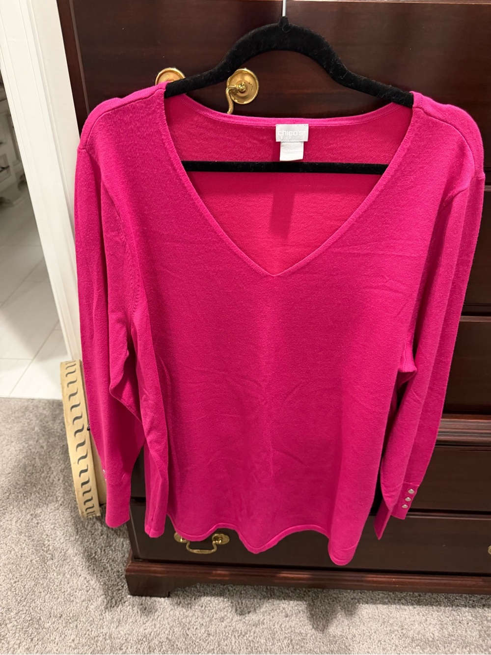 Women's V-Neck Long Sleeve Sweater - Hot Pink